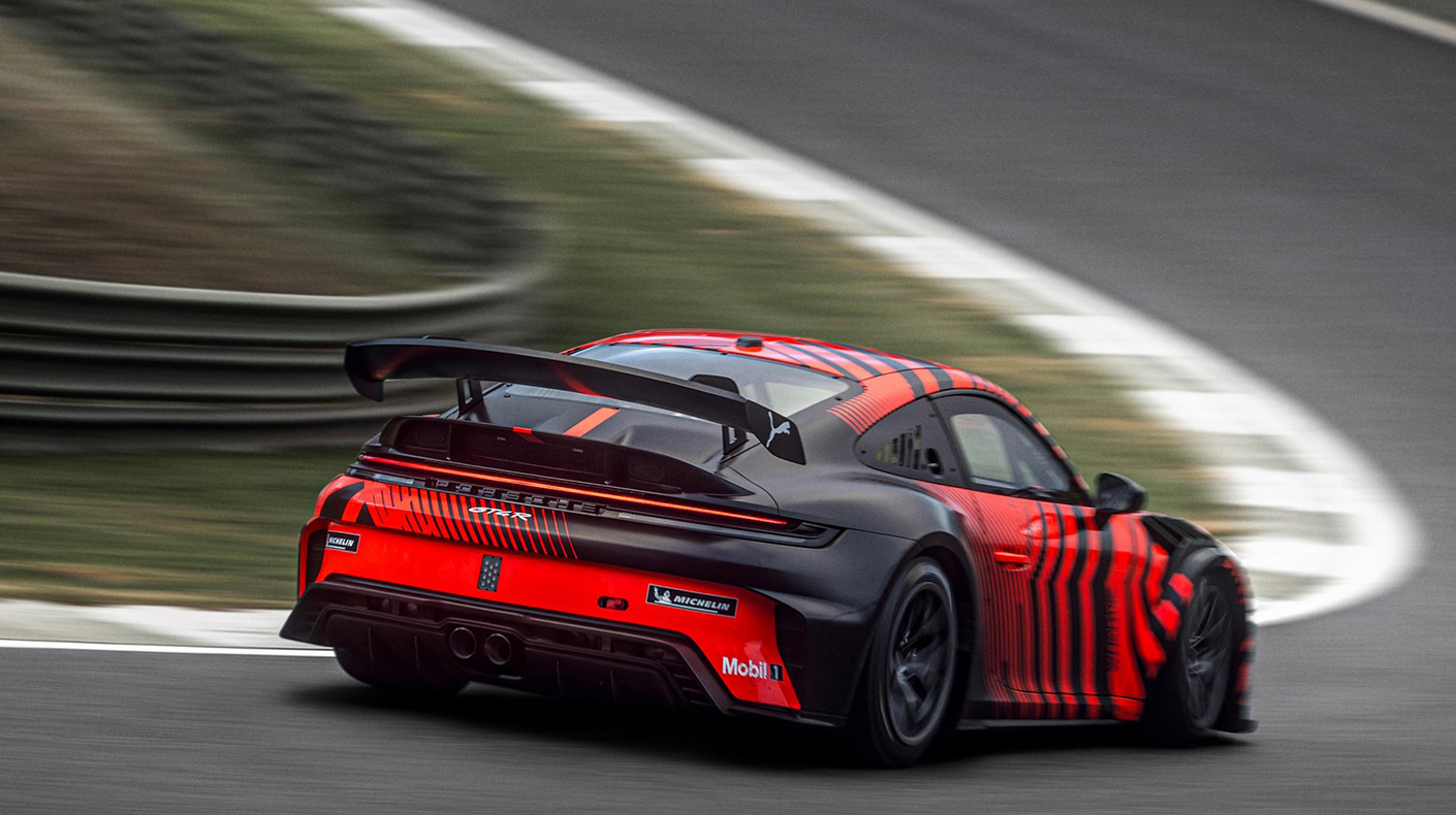 The new Porsche 911 GT4 R car.