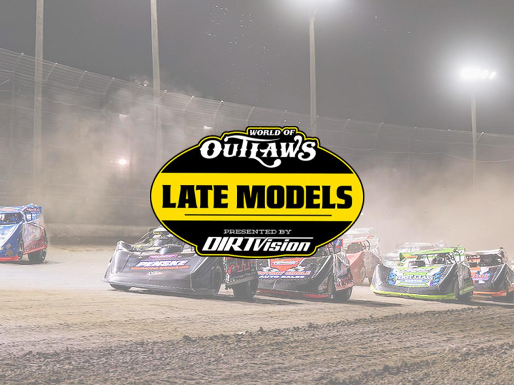 World of Outlaws Late Models on track during Florida Speedweeks.